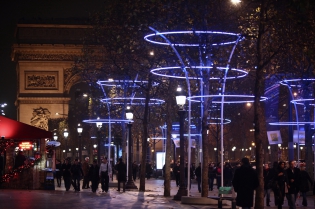  Paris. Champs-Elysees Christmas decorations. Novembre 2011.